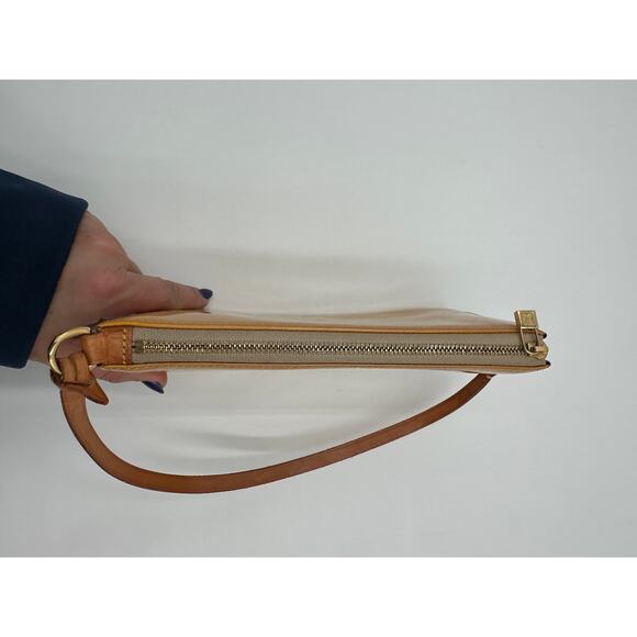 Louis Vuitton Verni Pochette - Picture 8 of 16